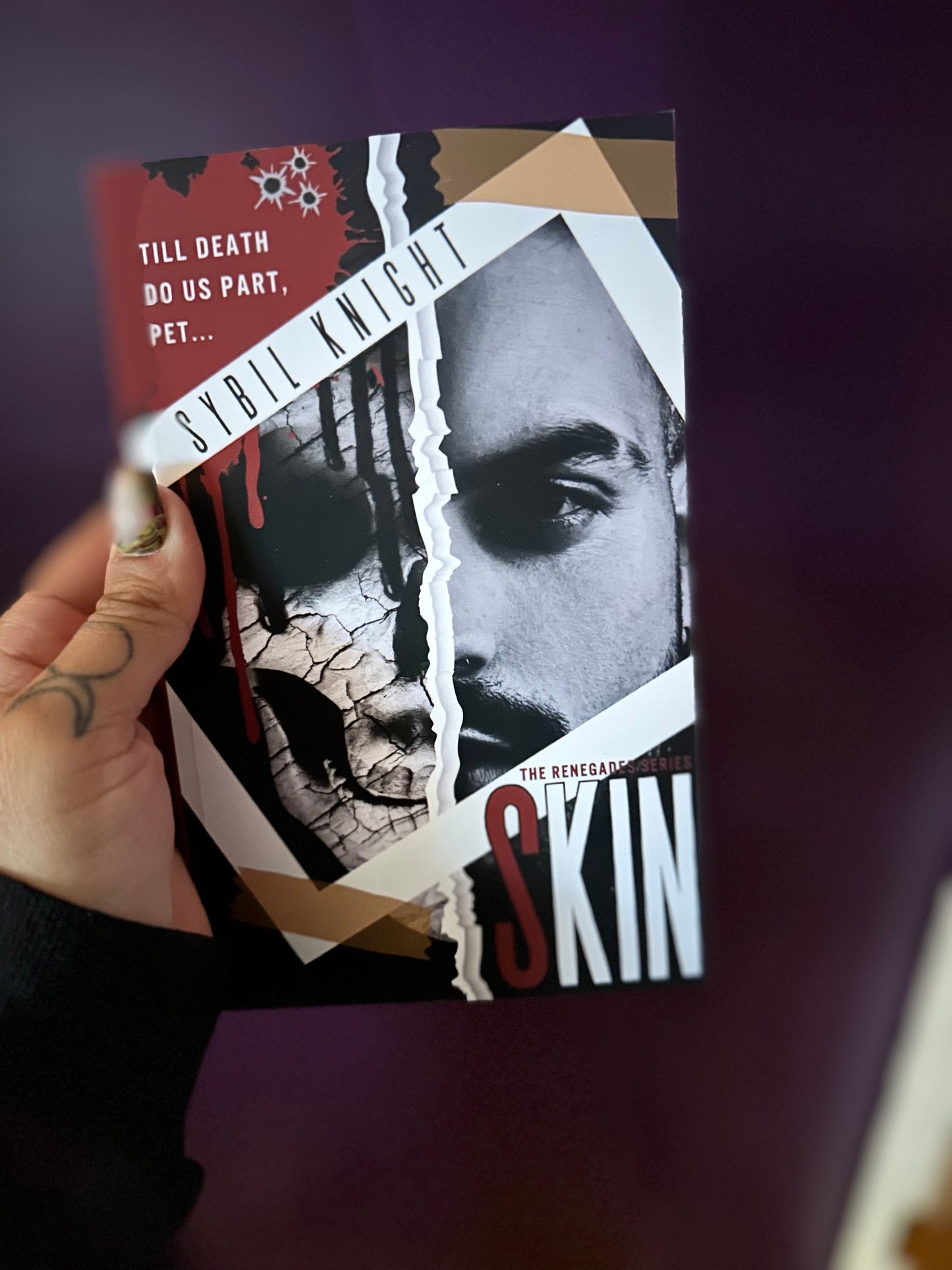 Skin by: Sybil Knight